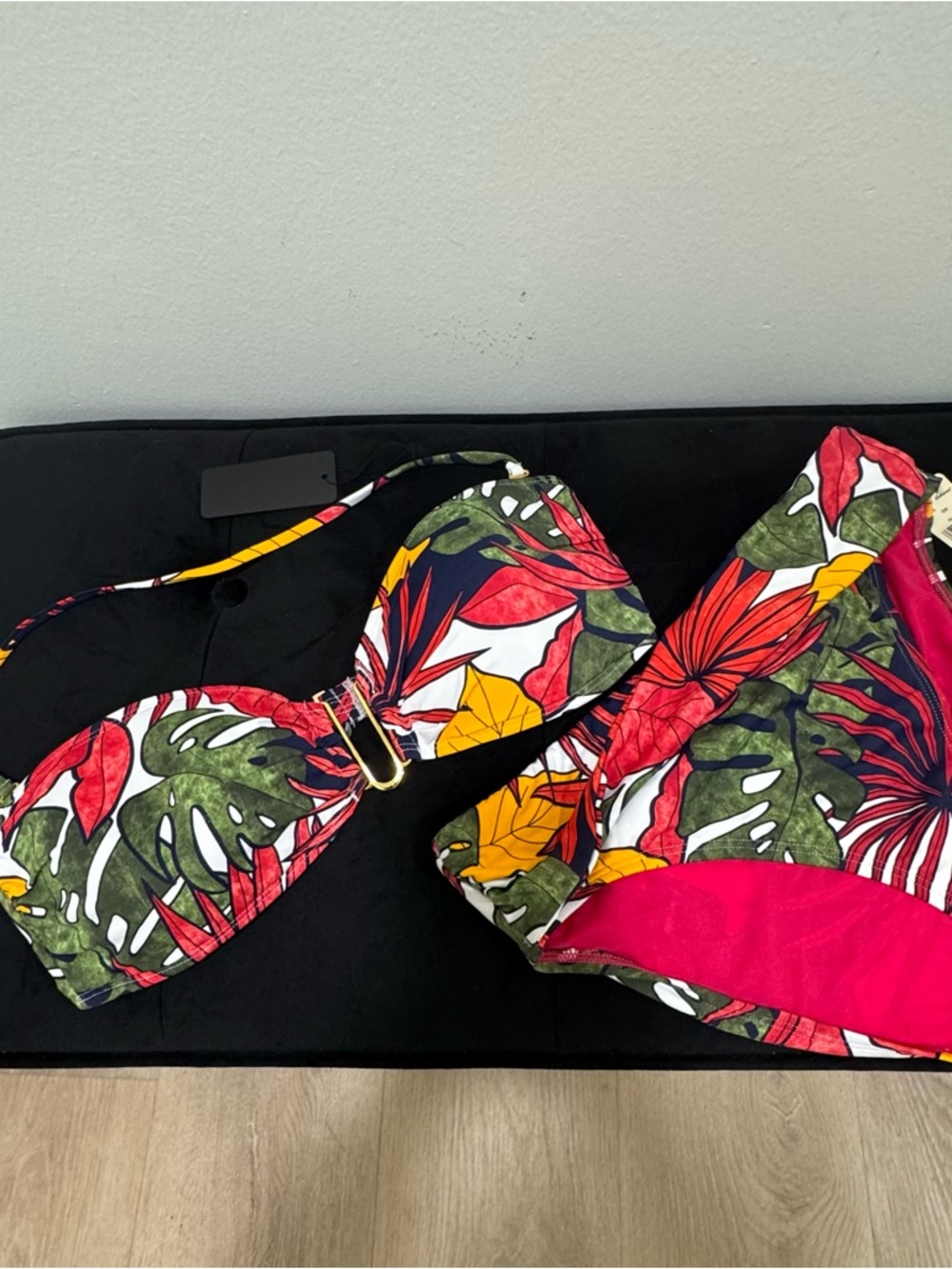 BNWT Tommy Bahama Remy Retro print 2 piece bikini Vintage feel size large